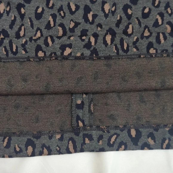 Nicole Miller 3/4 Sleeve Dress Color Grey Leopard Size S - Picture 11 of 14